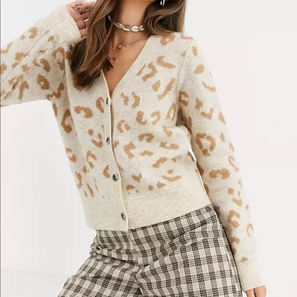 Abercrombie \u0026 Fitch Sweaters | Abercrombie \u0026 Fitch Leopard Print Cardigan Sweater Medium | Color: Cream/Tan | Size: M | Alexisbond's Closet